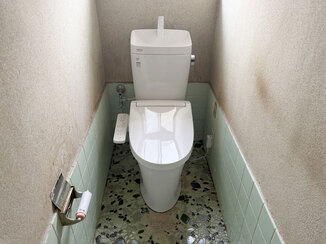 トイレリフォーム 電源の新設で暖房便座が使えるようになった快適なトイレ